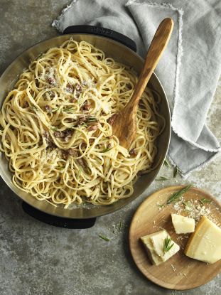 Carbonara pasta cooked in the Cobb fry dish